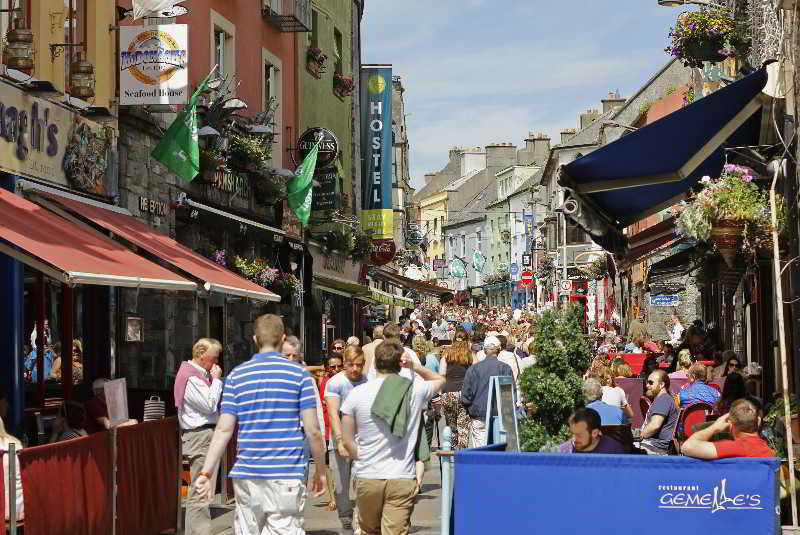 Snoozles Quay Street Tourist Hostel Galway Eksteriør billede